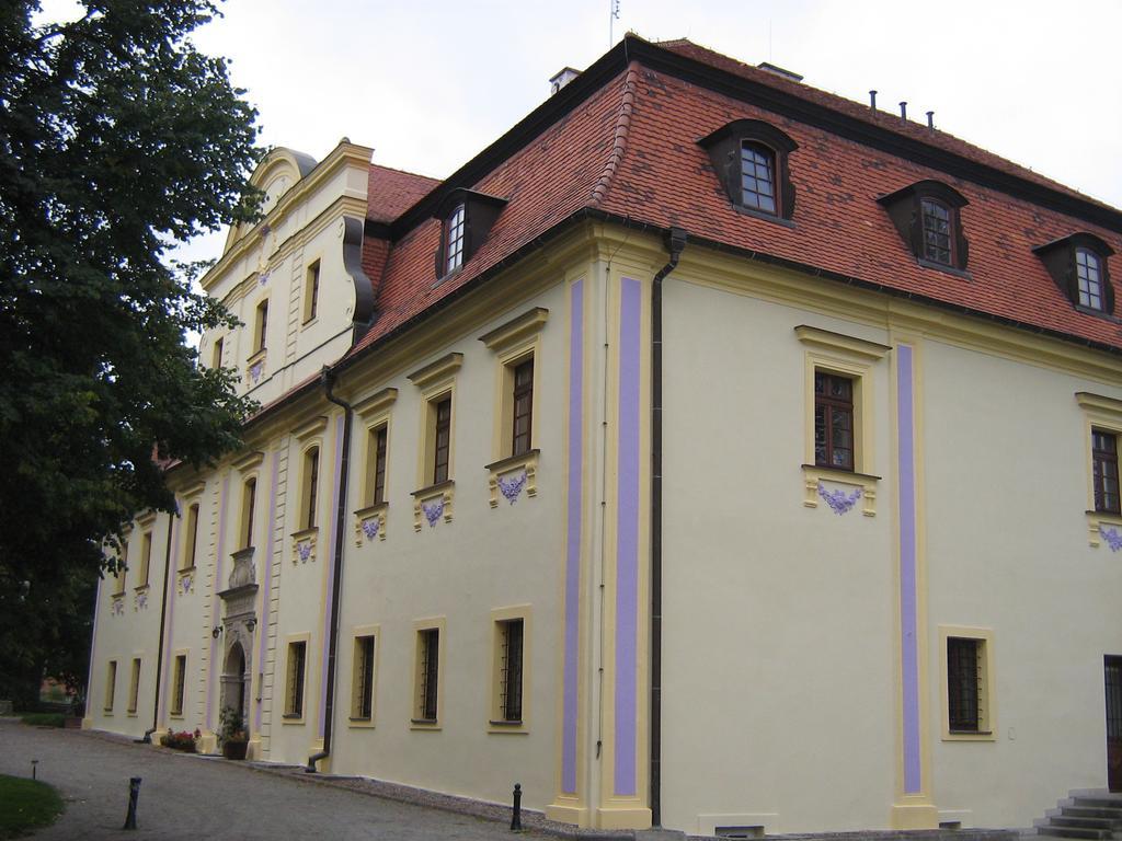 Palac Kietlin Niemcza Buitenkant foto