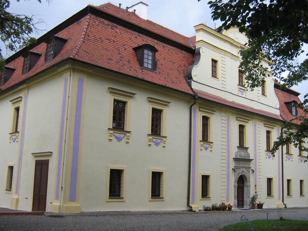 Palac Kietlin Niemcza Buitenkant foto