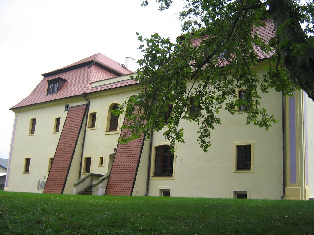 Palac Kietlin Niemcza Buitenkant foto